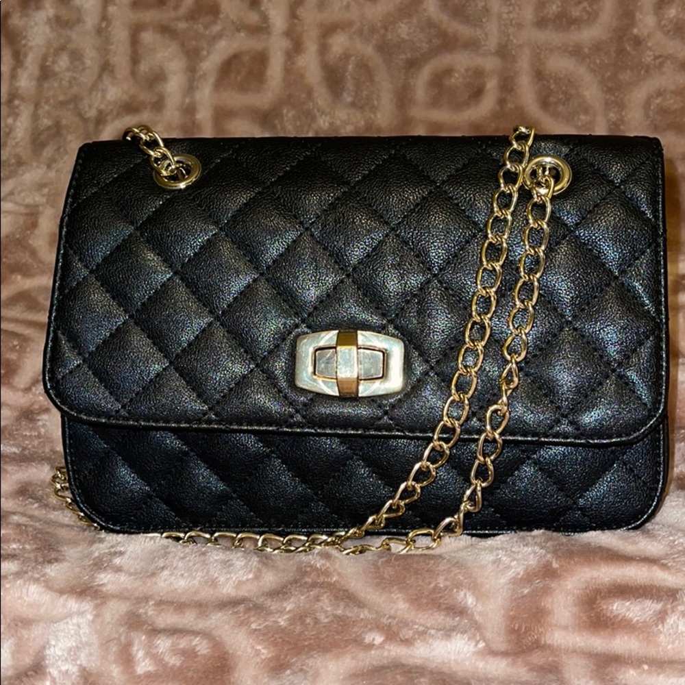 EXPRESS Black Quilted Chain Shoulder Bag